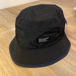 Levi’s Bucket Hat
